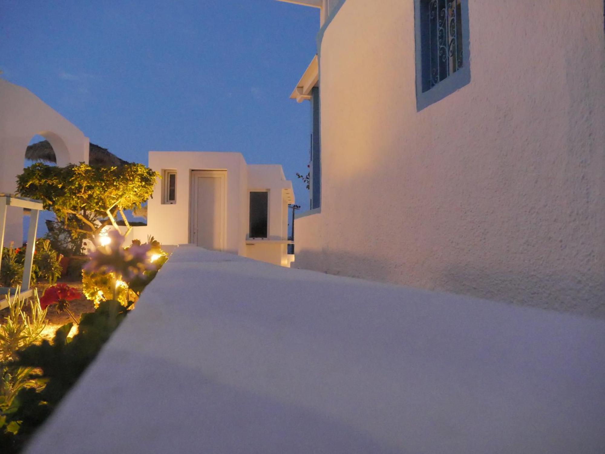 Ancient Thera Apartments Kamári 外观 照片