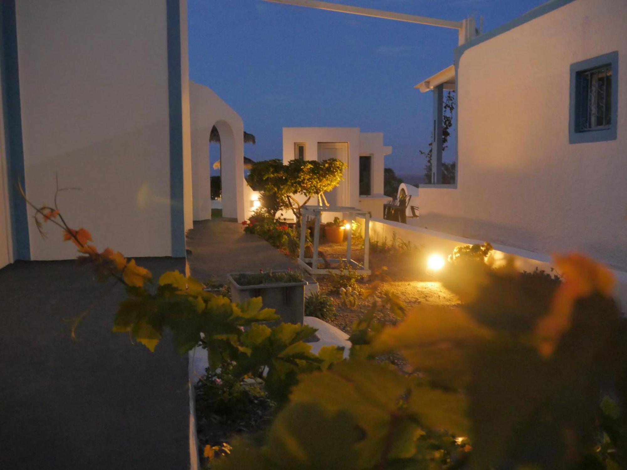 Ancient Thera Apartments Kamári 外观 照片