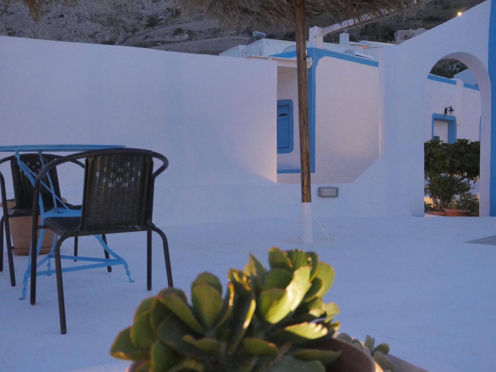 Ancient Thera Apartments Kamári 外观 照片